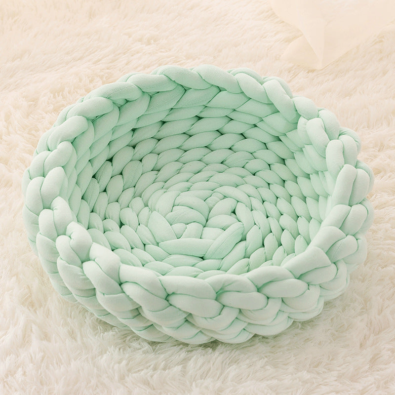 Plush Cat House Cushion - Soft Enclosed Bed for Cats and Kittens