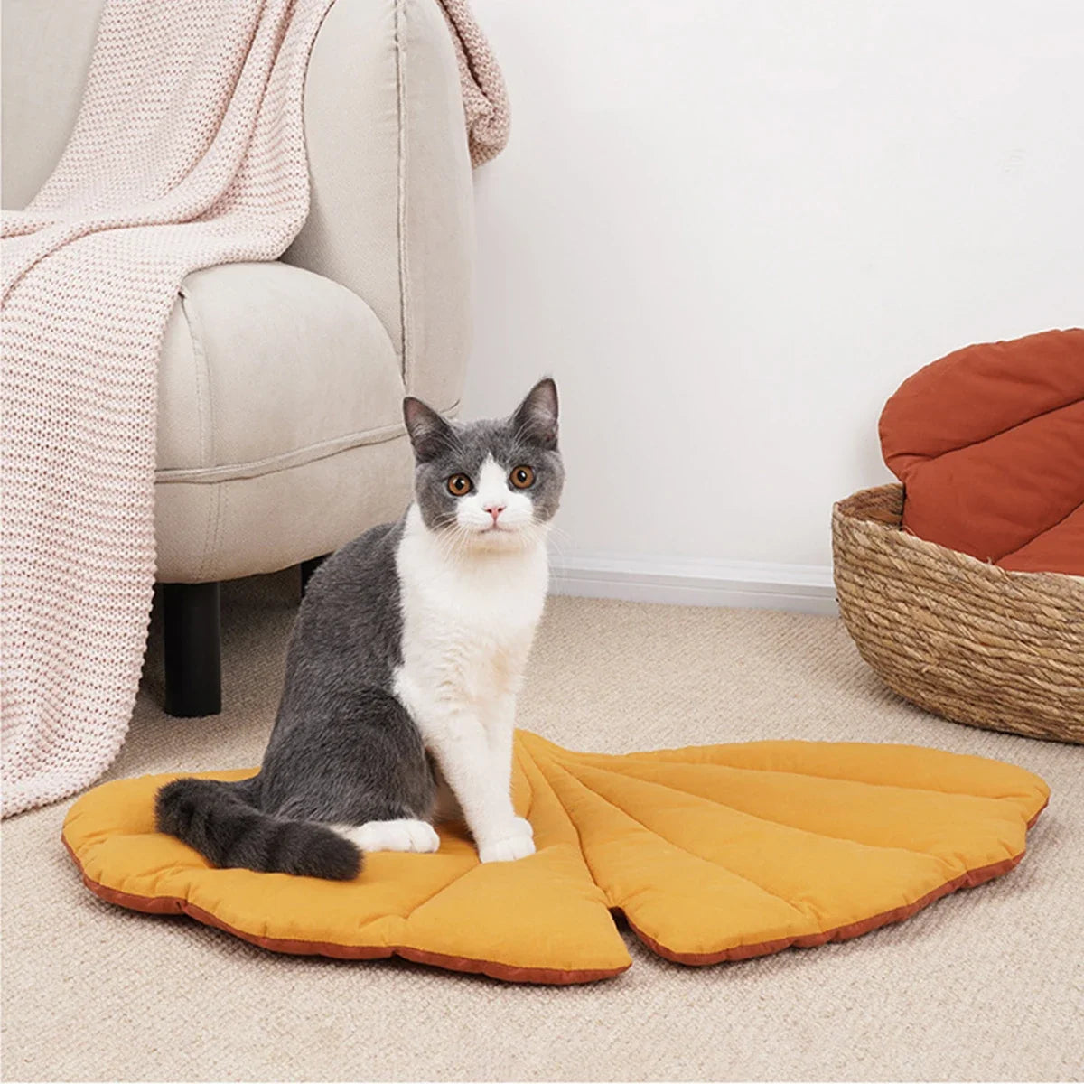 Leaf Shape Cat Mat - Reversible Double-Sided Bed for Cats and Dogs