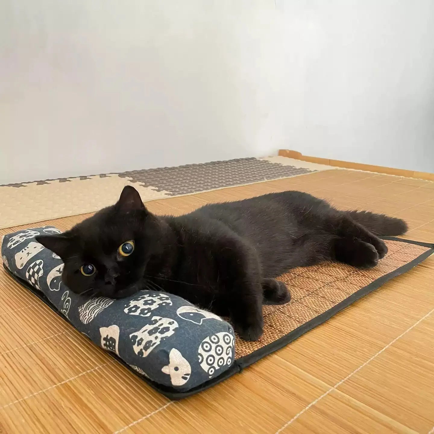 Rattan Cat Cooling Mat - Natural Woven Summer Bed for Cats and Dogs