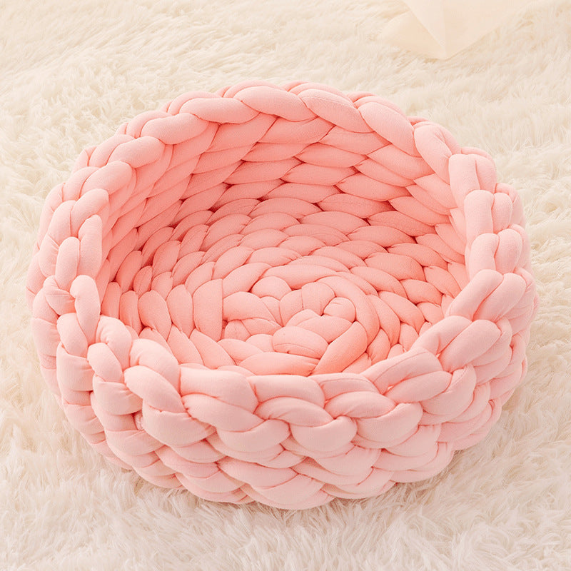 Plush Cat House Cushion - Soft Enclosed Bed for Cats and Kittens