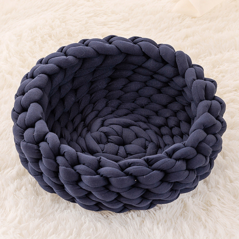 Plush Cat House Cushion - Soft Enclosed Bed for Cats and Kittens